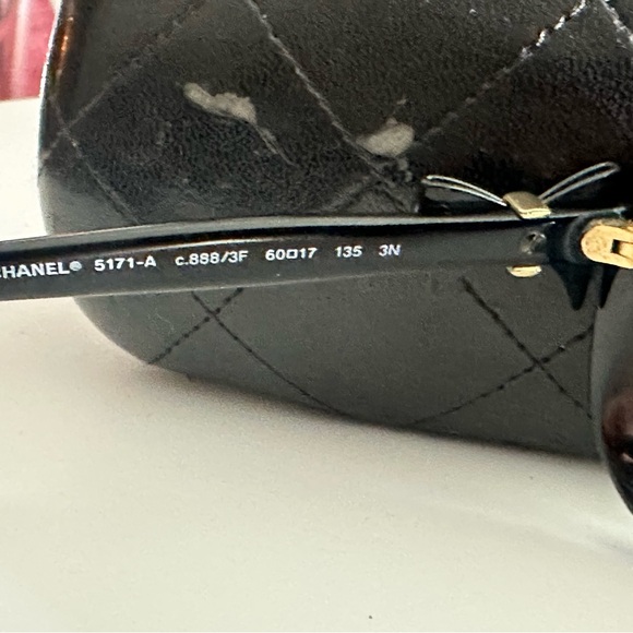 Authentic Chanel Black Oversized Sunglasses for women. - Picture 4 of 10